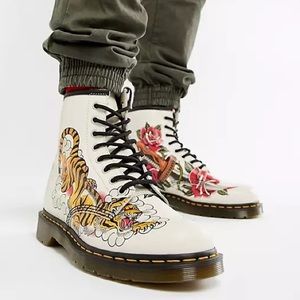 Dr. Martens Grez